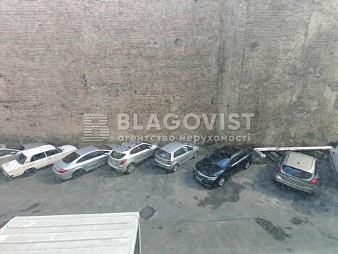 комерційна за адресою Володимирська вул., 51/53