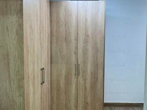 коммерческая по адресу Дніпровська наб., 17