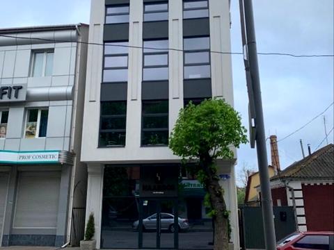 комерційна за адресою Водопровідна вул., 10