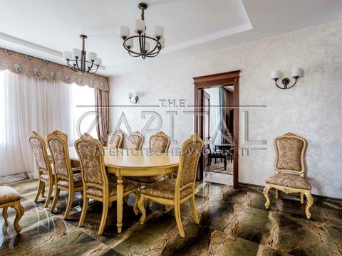 будинок за адресою світанкова, 10