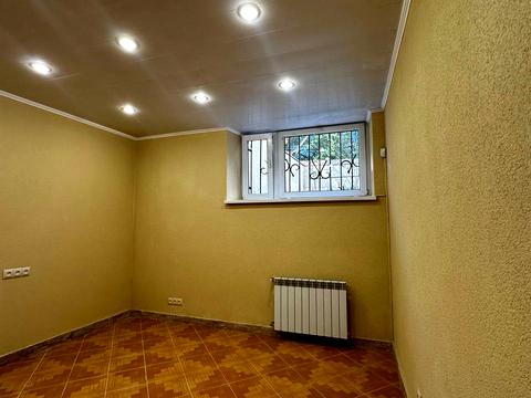 комерційна за адресою Дмитра Вітовського вул. (), 41