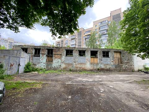 комерційна за адресою Чорновола, 4