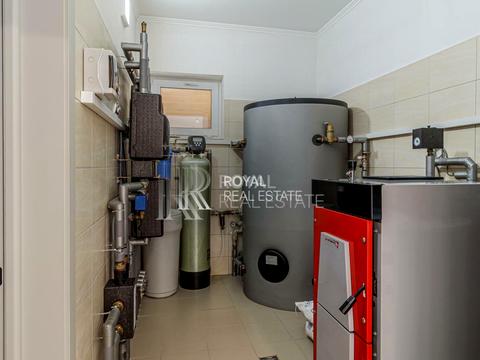 будинок за адресою генерала ватутіна