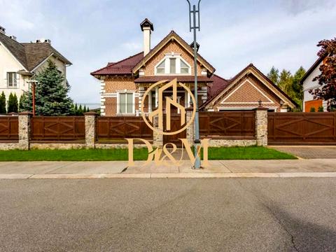 будинок за адресою Київ, Лютнева вул.