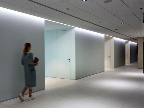 комерційна за адресою Князів Острозьких вул. (Московська), 32