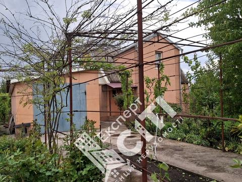 будинок за адресою Виноградна