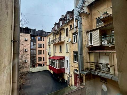квартира за адресою Героїв Майдану вул. (Гвардійська), 4