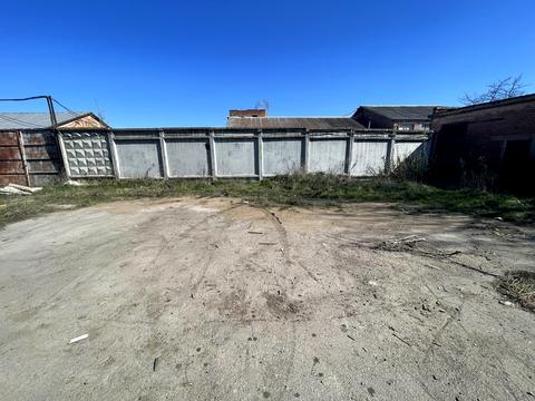 комерційна за адресою Вишнева вул., 5