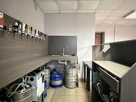 комерційна за адресою Тролейбусна вул., 15