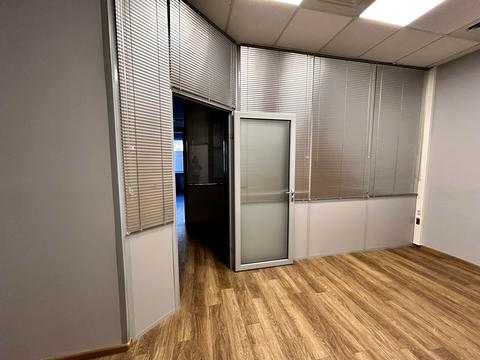 комерційна за адресою Польова вул., 24