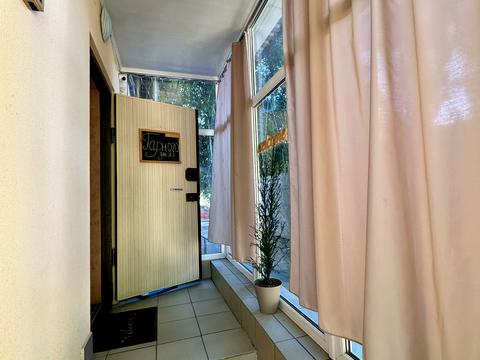 комерційна за адресою Космонавтів вул., 128