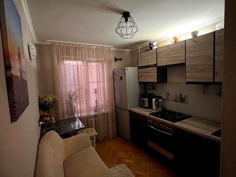 квартира за адресою Олександра Махова вул. (Жолудєва), 8-А