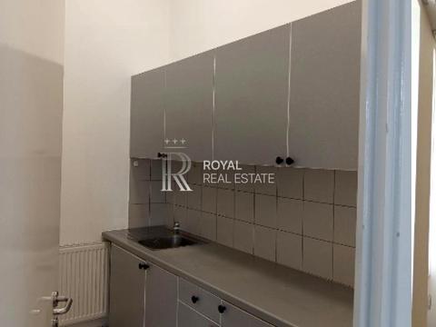 коммерческая по адресу Музейний пер., 4