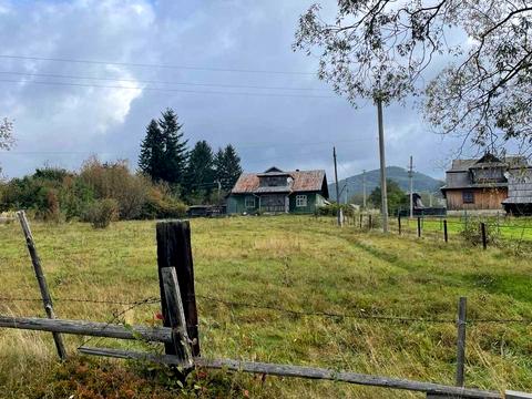 участок по адресу с. Микуличин, країще