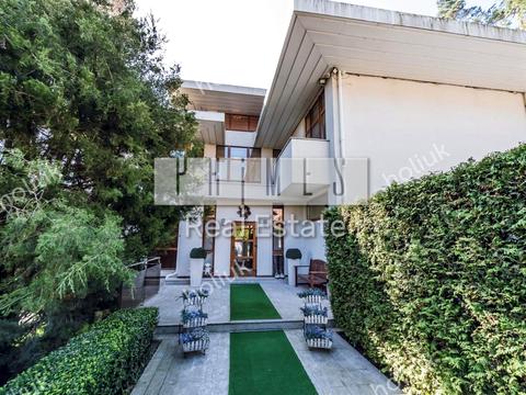 будинок за адресою Осіння