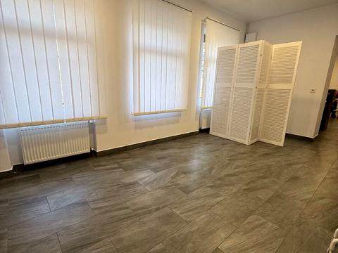 комерційна за адресою Садова вул., 13