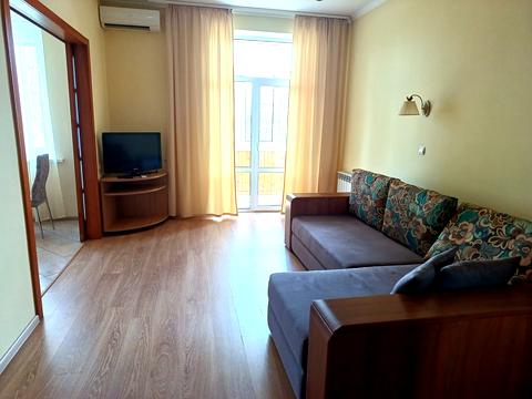 квартира за адресою Кловский спуск, 4