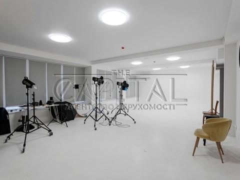 коммерческая по адресу Порика Василия просп., 13