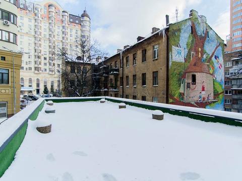 комерційна за адресою Золотоустівська вул., 53