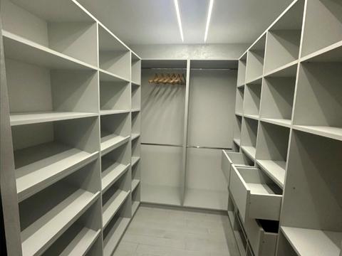 квартира за адресою Домбровського вул., 3б, к.4