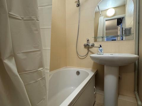 квартира за адресою Романа Ратушного вул. (Волгоградська), 33
