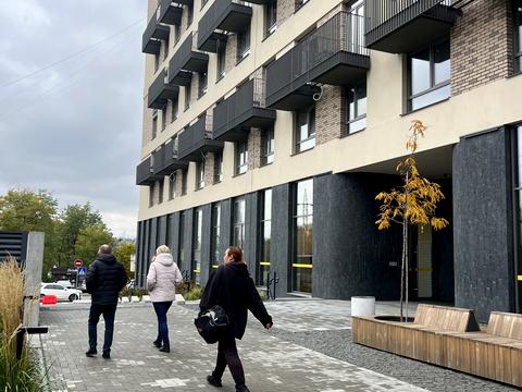 комерційна за адресою Вавилових вул., 9-11