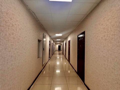 комерційна за адресою Космонавтів, 81