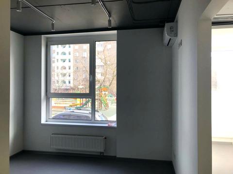 комерційна за адресою Василя Стуса вул., 7-Б