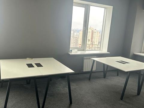 коммерческая по адресу Срібнокільська, 3А