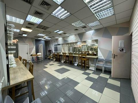 комерційна за адресою Солом'янська вул., 14