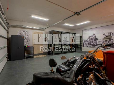 будинок за адресою Молодіжна вул.