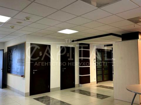 комерційна за адресою Науки просп., 3