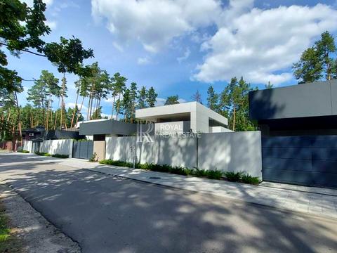 будинок за адресою Лугова