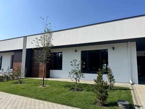будинок за адресою Привітна, 1