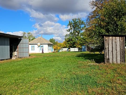 будинок за адресою с. Плужники, Червоноармійська