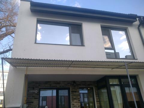 дом по адресу Молодіжна ул., 11