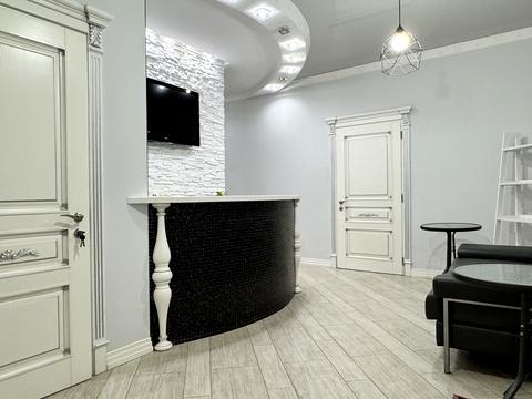 комерційна за адресою Павла Тичини просп., 18-Б