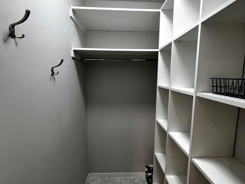 квартира за адресою Олександра Олеся вул., 10