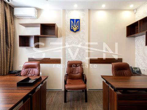 комерційна за адресою Саксаганського вул., 61/21