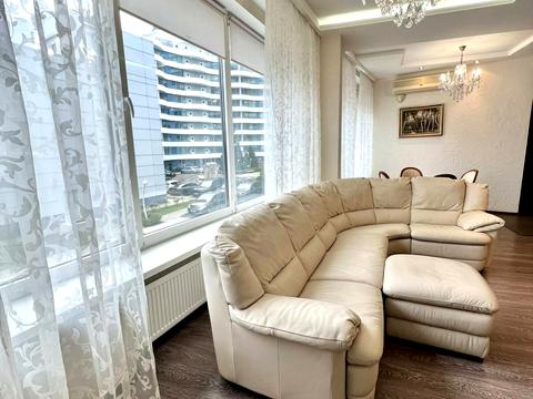 квартира за адресою Літературна вул., 1а