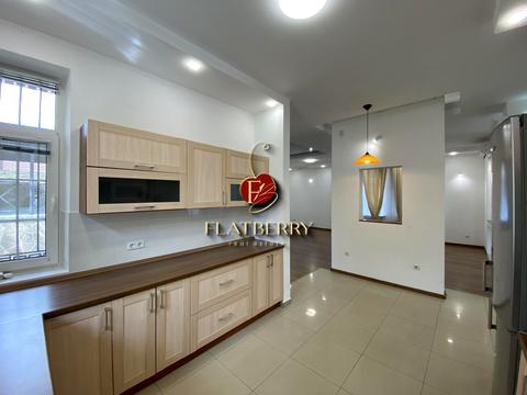 комерційна за адресою Стратегічне шосе (Науки), 48