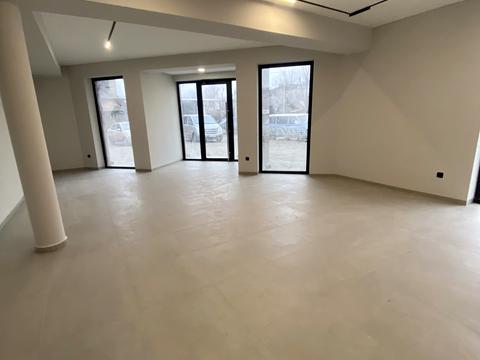 коммерческая по адресу Вʼячеслава Чорновола ул., 3