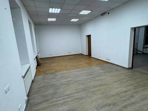комерційна за адресою Пантелеймона Куліша вул., 24