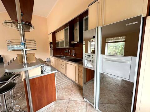 будинок за адресою Дзержинского, 8