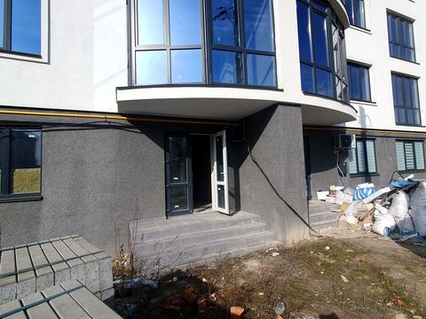 комерційна за адресою Захисників вул., 19