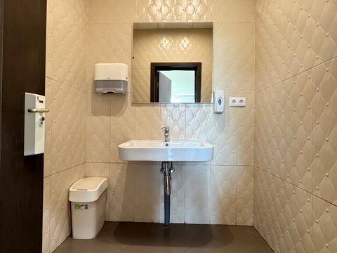 комерційна за адресою Звіринецька вул., 59