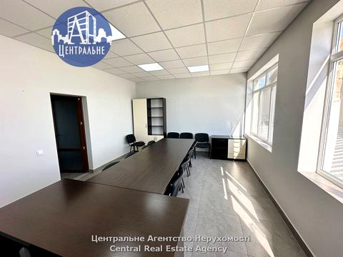 комерційна за адресою Ярослава Мудрого вул. (Моріса Тореза), 64Б