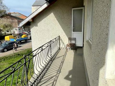 будинок за адресою Коновальця