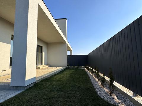 будинок за адресою с. Сторожниця, Рівна, 1-а