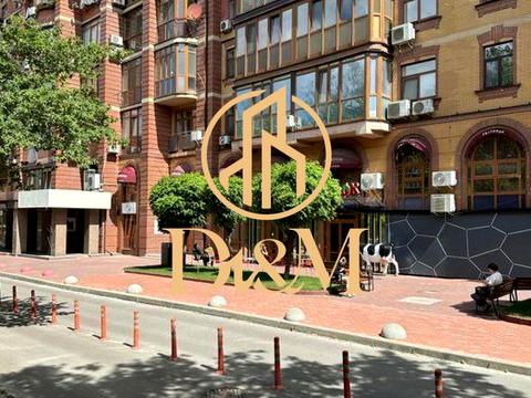 комерційна за адресою Євгена Коновальця вул. (Щорса), 36-В